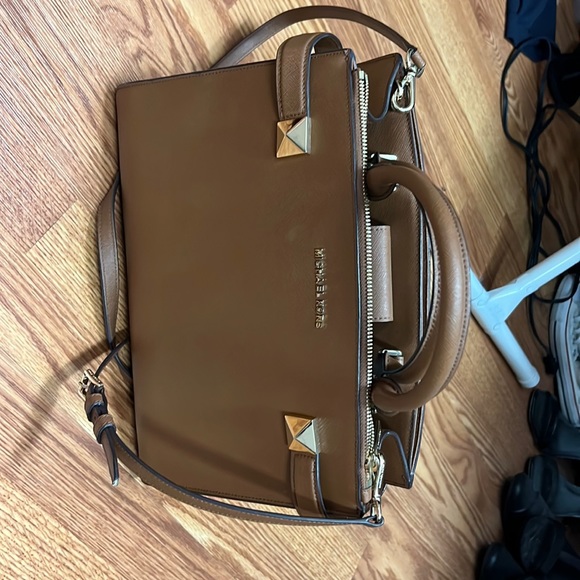 Used - Picture 1 of 1